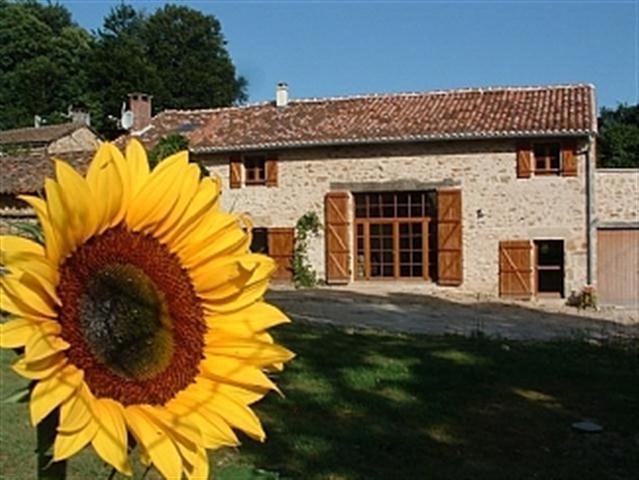 Paul'S Barn In France Bed & Breakfast Nantiat Exterior photo